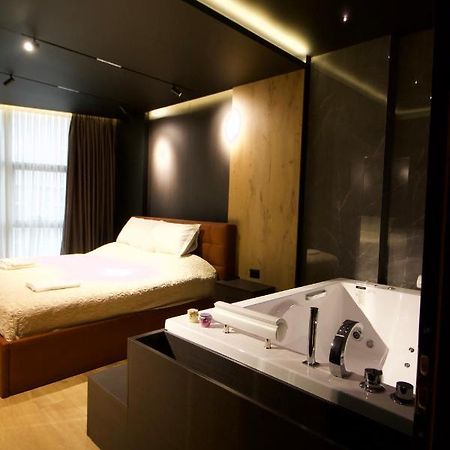 King'S Apartment คอร์เชอ ภายนอก รูปภาพ